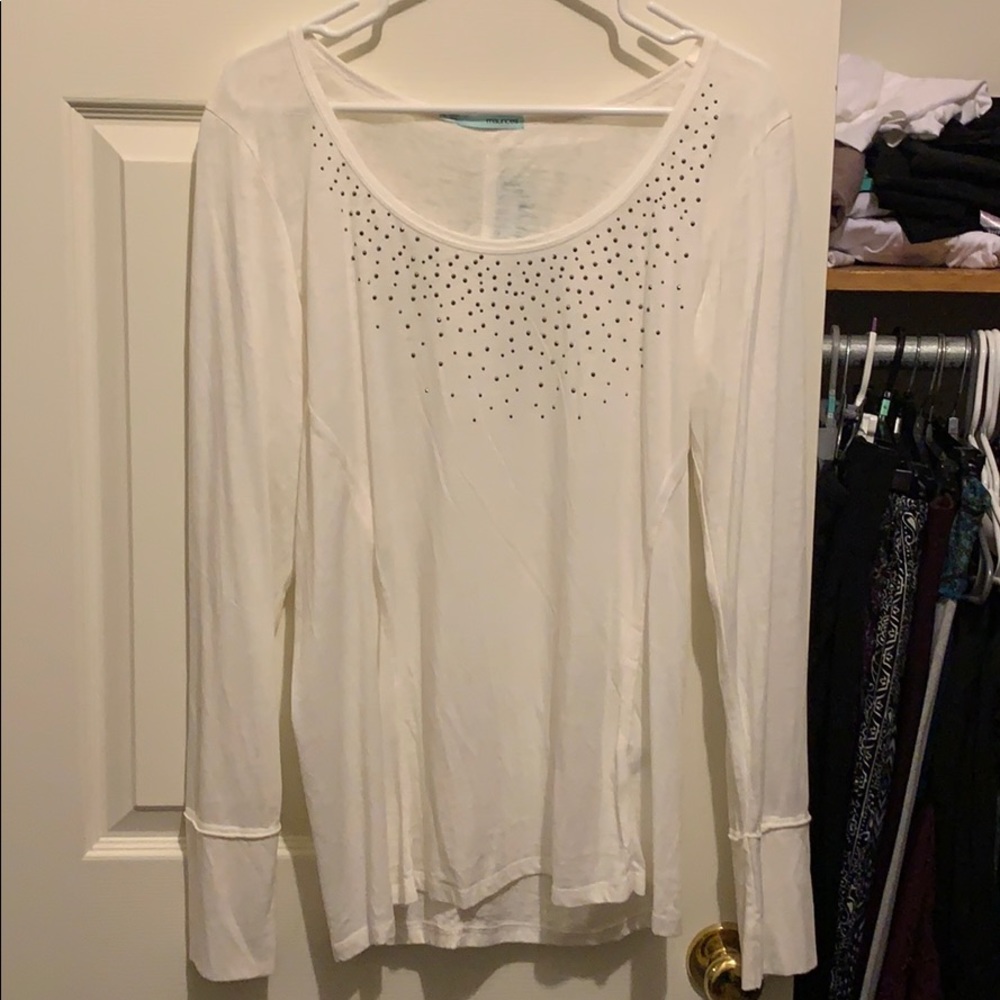 White long sleeve shirt